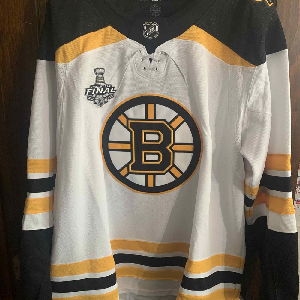 NHL Boston Bruins White and Gold Jersey sz 60 (3xl) new